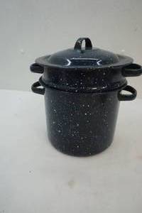 lot 133 image: Graniteware pot