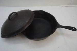 lot 138 image: cast iron skillet
