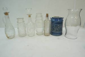 lot 185 image: Decanters