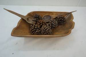 lot 192 image: decor