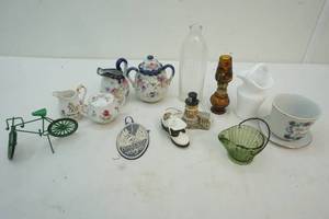 lot 224 image: collectibles