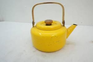 lot 246 image: teapot