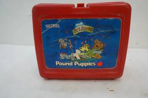 lot 247 image: Thermos Pound Puppy lunch box