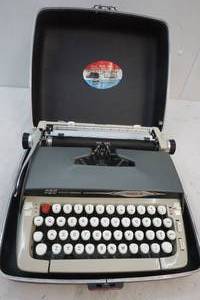 lot 258 image: Smith and Corona typewriter