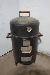 lot 284 image: Meco smoker