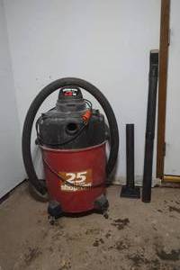 lot 321 image: Shop Vac
