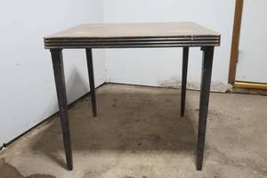 lot 324 image: Genuine Adler Royal card table