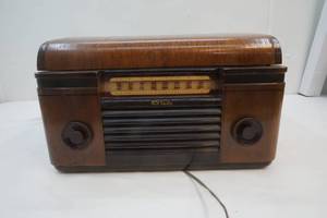 lot 353 image: Vintage RCA Victor