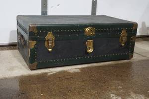 lot 378 image: vintage travelers trunk