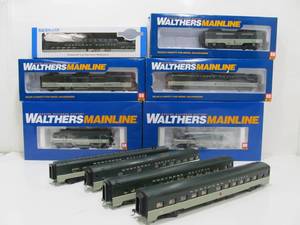 lot 51 image: Lot of Walthers Mainline Northern Pacific HO Scale Train Cars