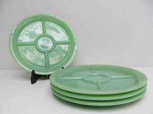 lot 74 image: Set of 4 Matching Fire King Jadeite Divided 10 Dinner Plates