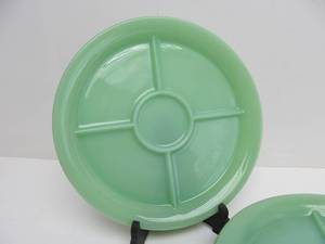 lot 75 image: Set of 4 Matching Fire King Jadeite Divided 10 Dinner Plates