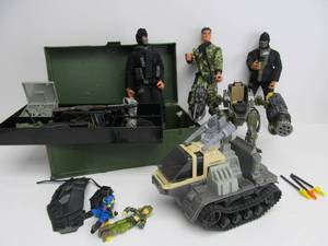 lot 115 image: Lot of Large Size GI JOES & Many Accessories