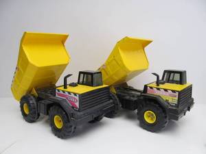 lot 120 image: 2 Large Metal TONKA Dump Trucks