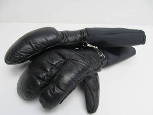 lot 143 image: Brand New Pair of Castre Winter ChoppersGloves - Size Adult Small