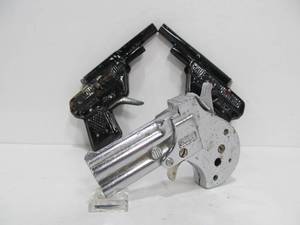 lot 193 image: 3 Vintaeg Toy Guns - Hubley & Hawk