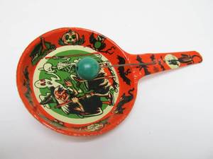 lot 177 image: Nice Old Vintage HALLOWEEN Metal Frying Pan Noisemaker 