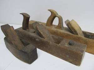 lot 186 image: 3 Antique Woodworking Planes