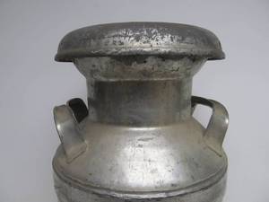 lot 224 image: Nice Vintage Embossed Steel MilkDairy can From Detroit Creamery