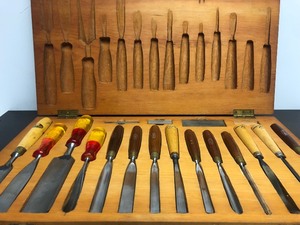 lot 4 image: Wonderful Set of Vintage Woodworking Chisels in Custom Carved Wood Case #2