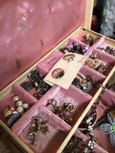 lot 251 image: Large Estate Lot of Vintage Costume Jewelry