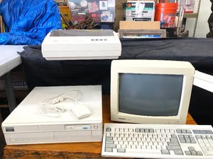 lot 227 image: Very Cool Vintage TANDY Computer System