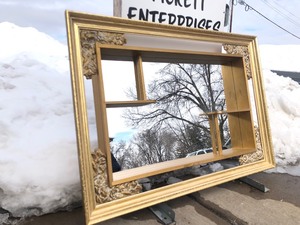 lot 241 image: Mid Century Gold Gilt Shadowbox Wall Mirror 