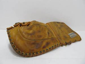 lot 100 image: Awesome Vintage Stall & Dean PUCKMASTER Leather Hockey Goalie Glove