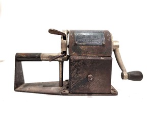 lot 273 image: Antique 1920s DANDY Pencil Sharpener