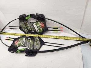 lot 295 image: Pair of New or Like New Barnett LIL SIOUX Junior Sized HuntingArchery Bow Sets