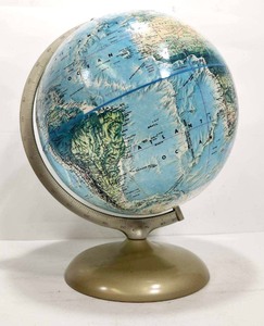 lot 298 image: Mid Century Rand McNally World Portrait Globe