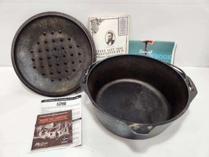 lot 322 image: Large LODGE Cast Iron Dutch Oven Model 8DO