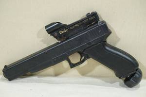 lot 103 image: Daisy Powerline 1700 CO2 BB Pistol with Electronic Point Sight