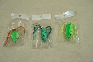 lot 142 image: NEW Fishing Lures - Frogs - 1.5 Body