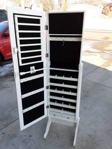 White Mirror Jewelry Case