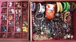 Contents Of 2 Drawers-100 Items
