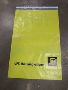 lot 24 image: 24 in x 38 in UPS Mail Innovations Mailer Bags - Approximately 40 Bags (OPEN BOX)
