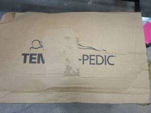lot 29 image: Tempur-Pedic TEMPUR-Cloud Pillow for Sleeping, Standard, White (OPEN BOX)