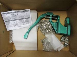 lot 39 image: Wuxing Hand Press Heavy Duty Eyelet Grommet Machine Punch Tool Kit with Silver Grommets (OUT OF ORIGINAL PACKAGING))