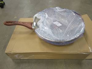 lot 74 image: MICHELANGELO Nonstick Frying Pans, 12 Inch Frying Pan with Lid (NEW)