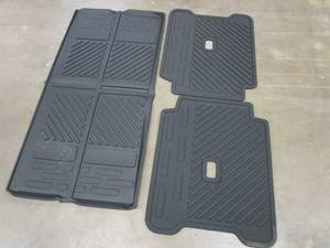 lot 79 image: Black Car Mats for Unknown Vehicle (OPEN BOX)