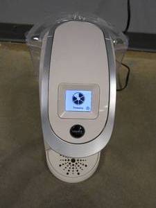lot 112 image: Keurig 2.0 Brewer, K200 in White (USED, NOT IN CORRECT BOX)