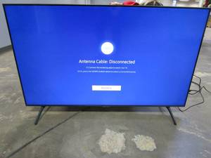 Samsung - 50 Class TU690T Series LED 4K UHD Smart Tizen TV (CHIP & SCRATCH IN CENTER OF SCREEN)