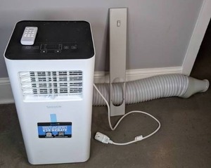 lot 4 image: SereneLife Portable Air Conditioner