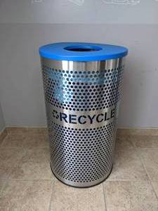 lot 134 image: Recycle Waste Can