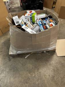lot 5 image: HUGE LOT of MOEN, DELTA, PFISTER TOWEL BARS, LIGHTING, PLUMBING, ELECTRIC, HALO, BULBRITE and MORE