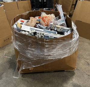 lot 7 image: HUGE LOT of MOEN, DELTA, PFISTER TOWEL BARS, LIGHTING, PLUMBING, ELECTRIC, HALO, BULBRITE and MORE