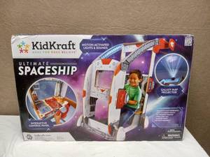 lot 20 image: NEW KIDKRAFT ULTIMATE SPACESHIP WOODEN PRETEND PLAY SET