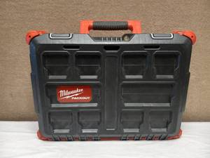 lot 59 image: NEW MILWAUKEE PACKOUT LARGE TOOLBOX
