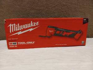 lot 68 image: NEW MILWAUKEE M18 CORDLESS MULTI TOOL